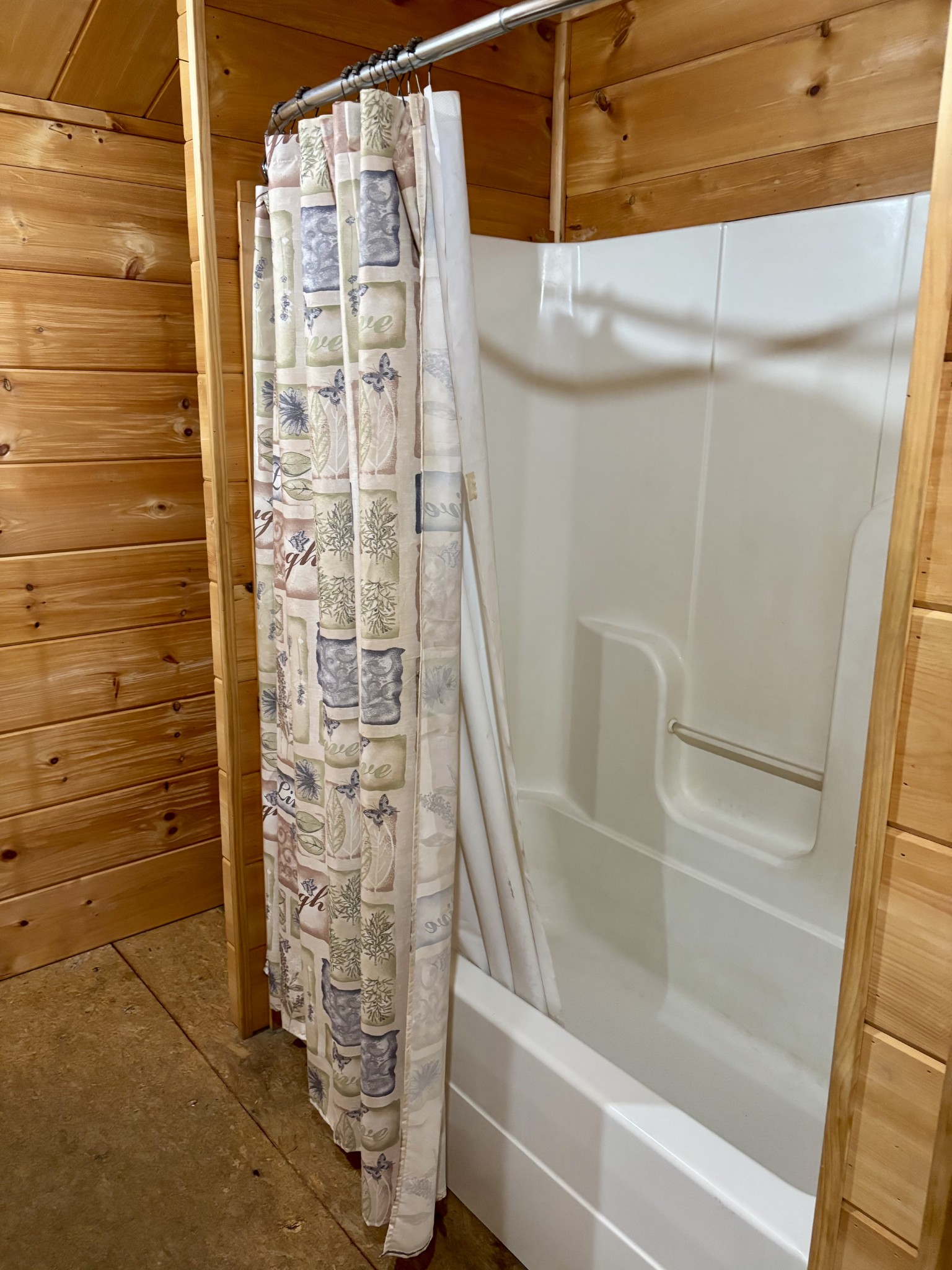 519 Turnpike Lawrenceburg, TN 38464 - Photo 15 of 20 a bathroom with a shower