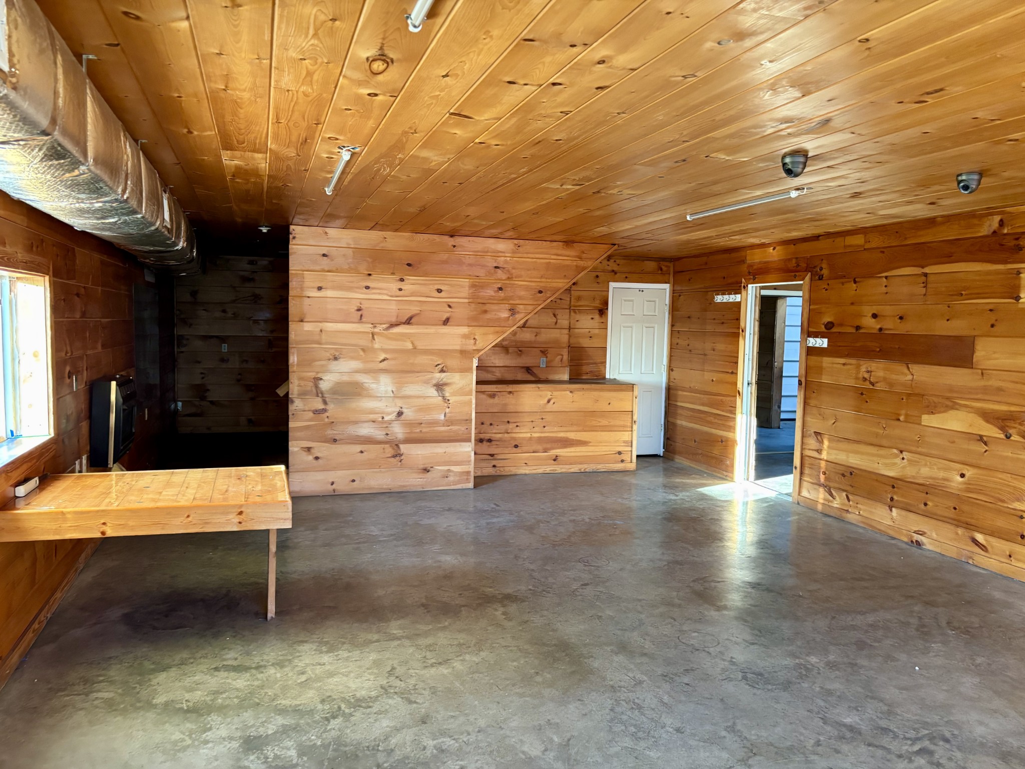 519 Turnpike Lawrenceburg, TN 38464 - Photo 9 of 20 a view of lobby with seating