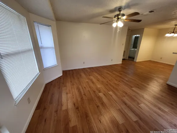 $900 | 6350 Cambridge Drive, Unit 2, San Antonio, TX 78218