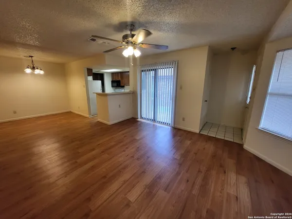 $900 | 6350 Cambridge Drive, Unit 2, San Antonio, TX 78218