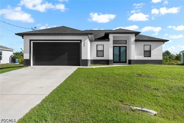 $2,700 | 2608 25th Street West, Lehigh Acres, FL 33971