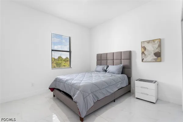 $2,700 | 2608 25th Street West, Lehigh Acres, FL 33971