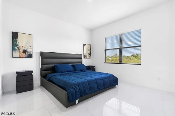 $2,700 | 2608 25th Street West, Lehigh Acres, FL 33971
