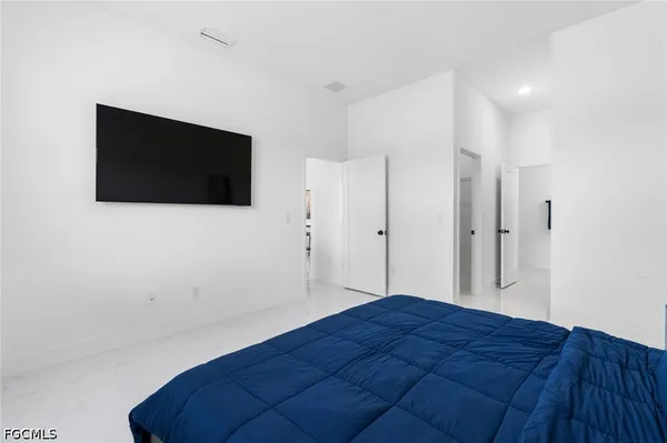 $2,700 | 2608 25th Street West, Lehigh Acres, FL 33971