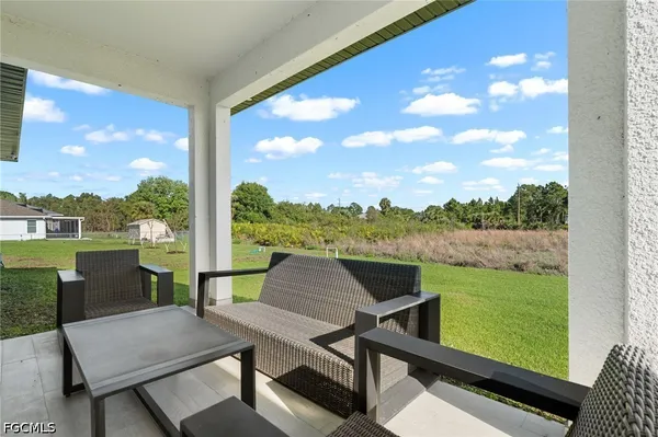 $2,700 | 2608 25th Street West, Lehigh Acres, FL 33971