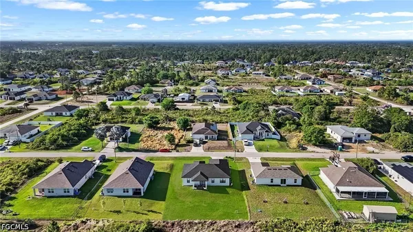 $2,700 | 2608 25th Street West, Lehigh Acres, FL 33971