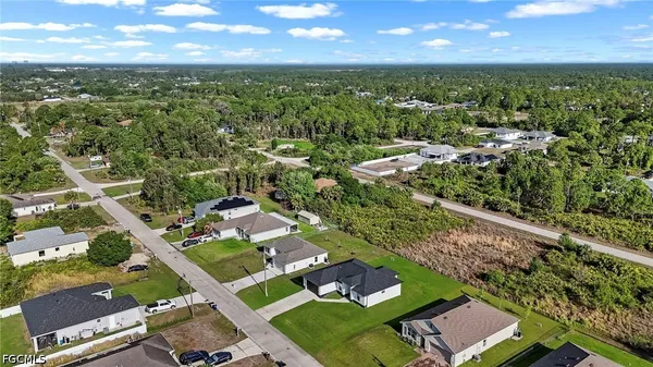 $2,700 | 2608 25th Street West, Lehigh Acres, FL 33971