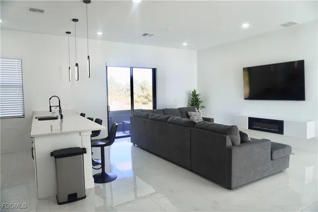 $3,200 | 2608 25th Street West, Lehigh Acres, FL 33971