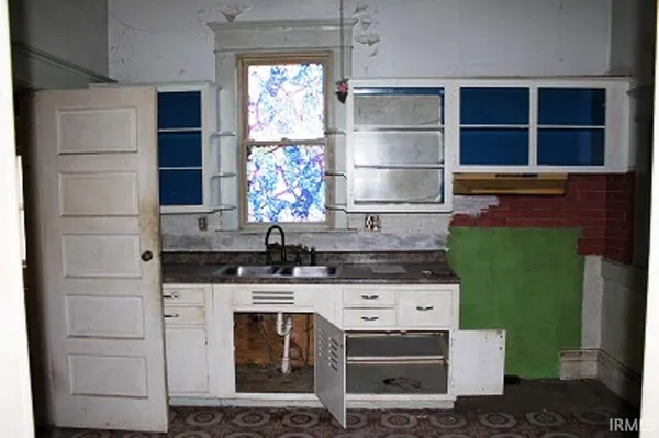 $59,900 | 916 West 6th Street, Marion, IN 46953