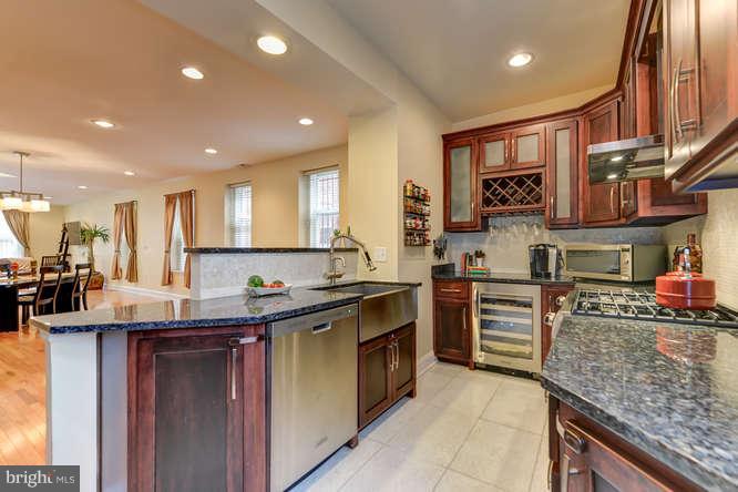 334 13th Street Northeast Washington, DC 20002 - Photo 11 of 30 Kitchen