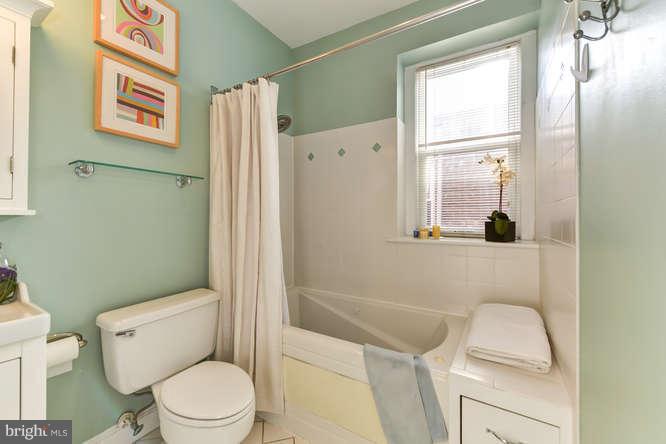 334 13th Street Northeast Washington, DC 20002 - Photo 25 of 30 Bath (Master)