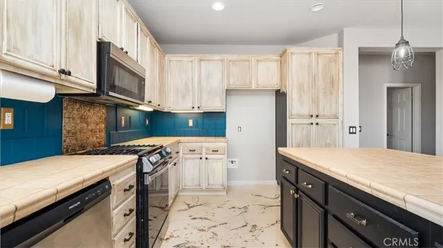 $499,999 | 13849 Jackson Street, Oak Hills, CA 92344