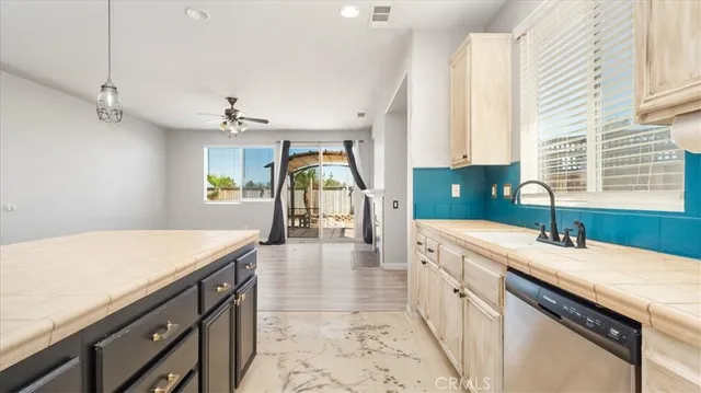 $499,999 | 13849 Jackson Street, Oak Hills, CA 92344