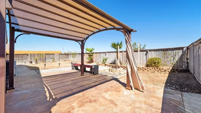 $499,999 | 13849 Jackson Street, Oak Hills, CA 92344