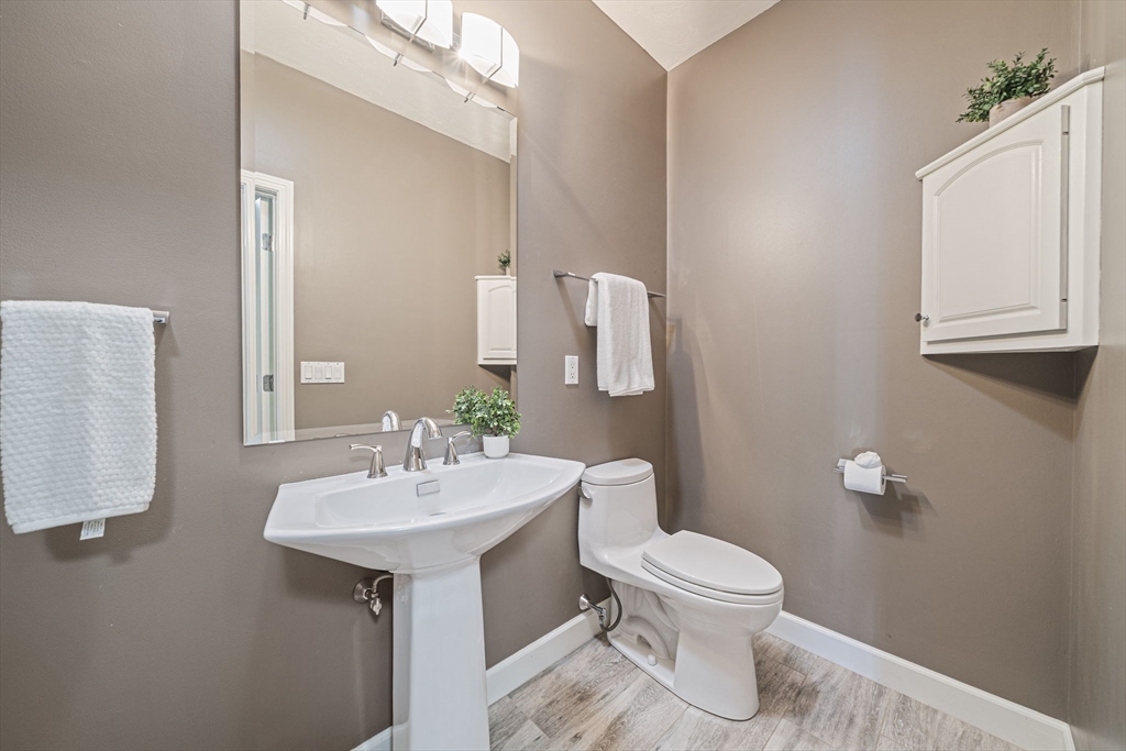 40 Hillside Drive Wrentham, MA 02093 - Photo 21 of 41