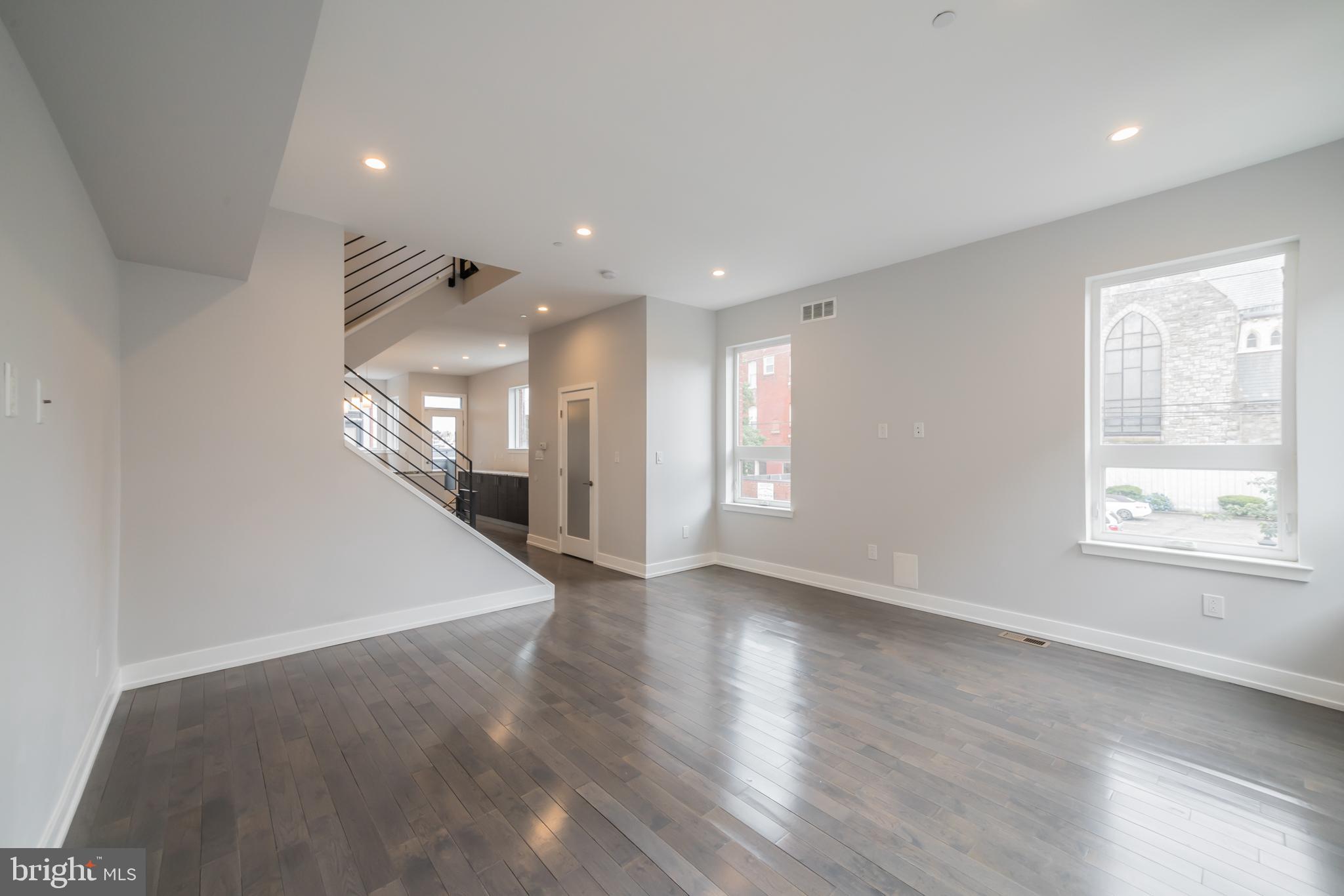 307-9 Reed Street, Unit A Philadelphia, PA 19147 - Photo 14 of 30 Main floor living