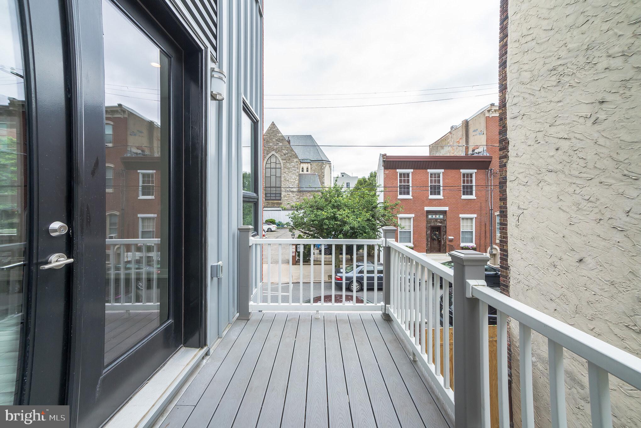 307-9 Reed Street, Unit A Philadelphia, PA 19147 - Photo 16 of 30 Main floor rear balcony