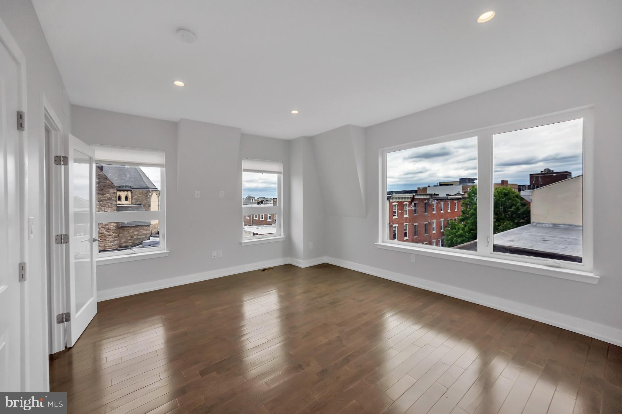307-9 Reed Street, Unit A Philadelphia, PA 19147 - Photo 24 of 30 Bedroom 3, rear