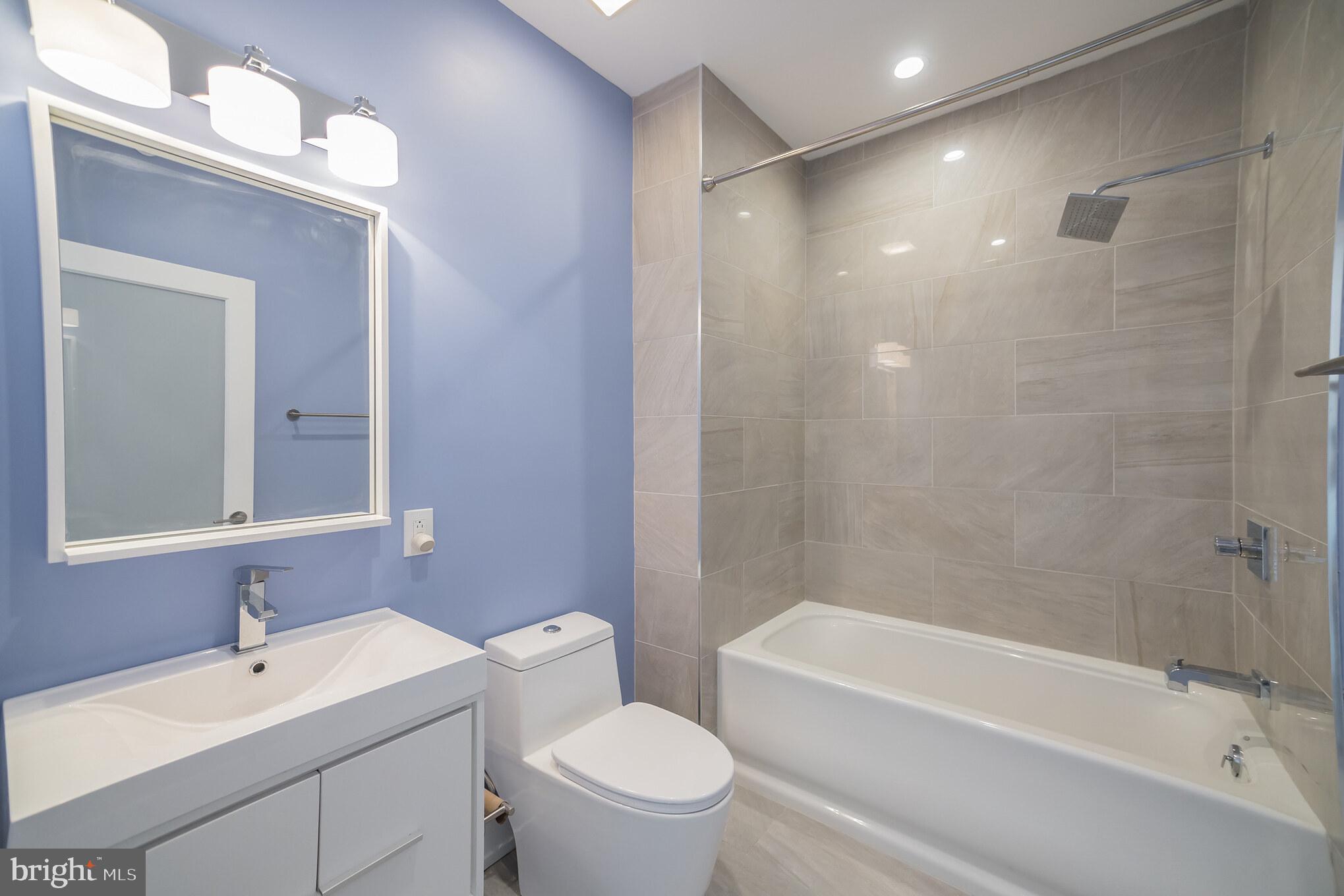 307-9 Reed Street, Unit A Philadelphia, PA 19147 - Photo 25 of 30 Second full bath