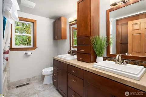 $1,698,000 | 21422 Southeast 37th Street, Sammamish, WA 98075