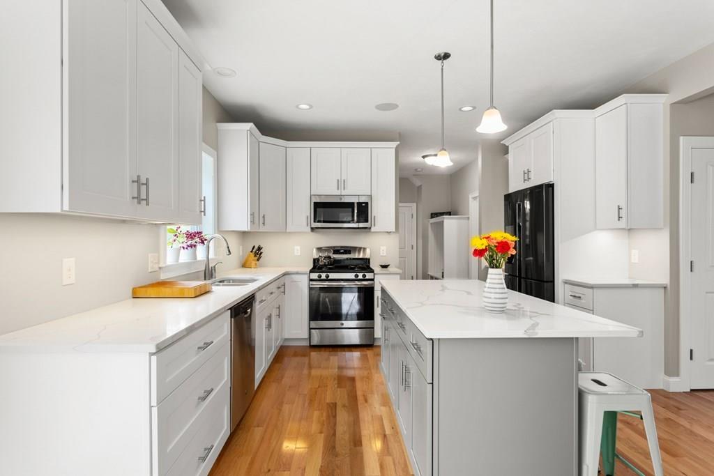 30 Rifleman Way Uxbridge, MA 01569 - Photo 8 of 42 Gallery Image 8