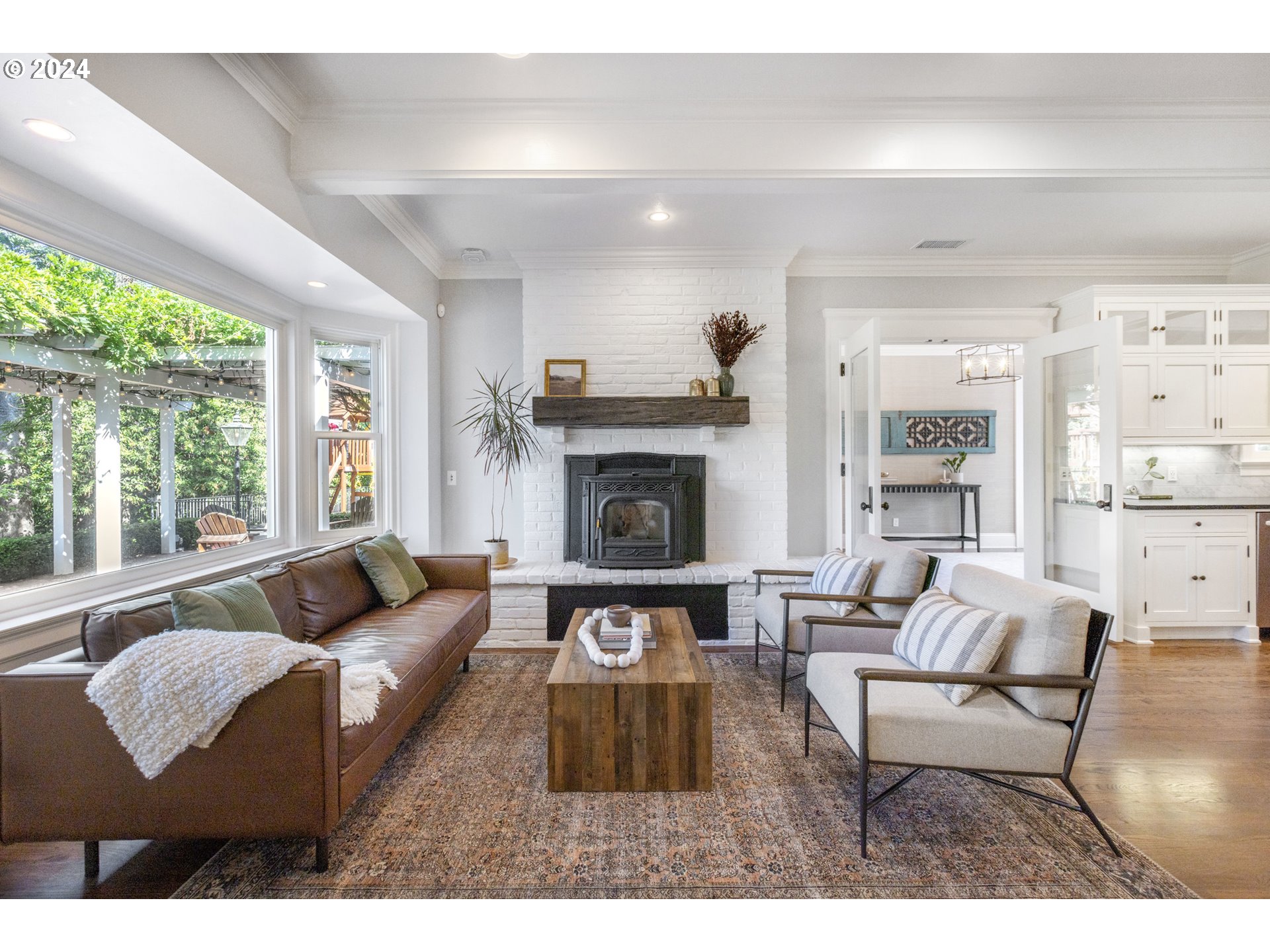 2465 Fairmount Boulevard Eugene, OR 97403 - Photo 12 of 48