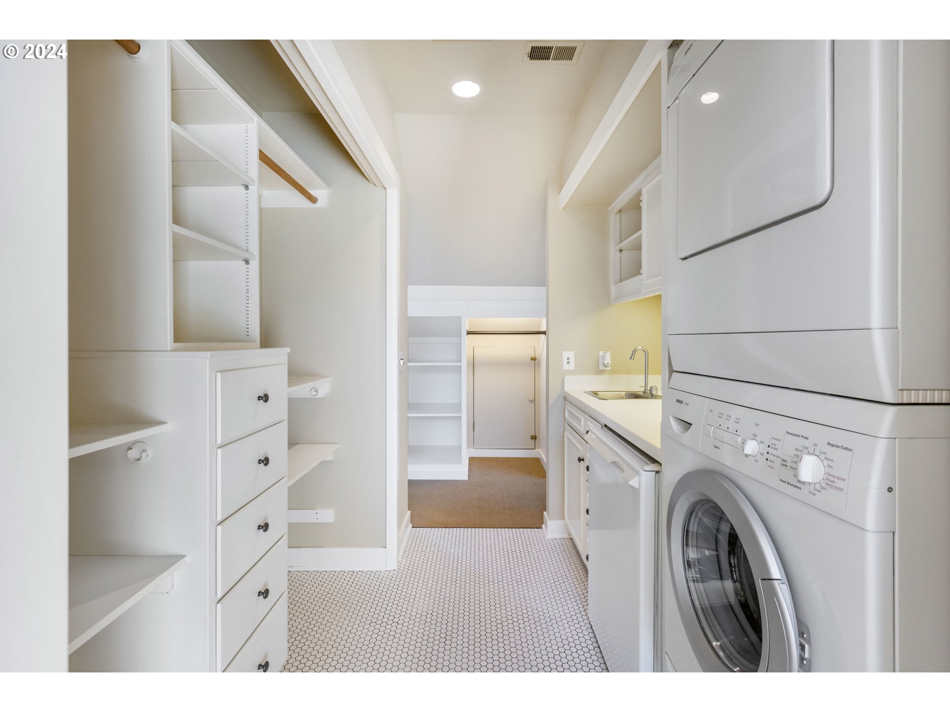 2465 Fairmount Boulevard Eugene, OR 97403 - Photo 38 of 48