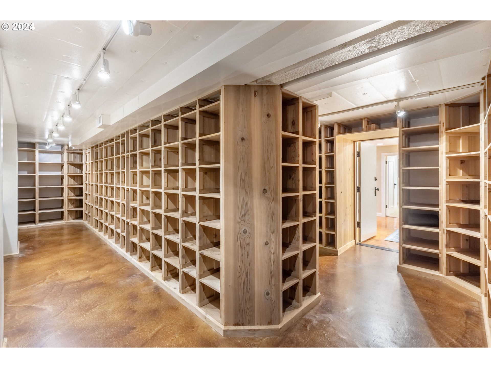 2465 Fairmount Boulevard Eugene, OR 97403 - Photo 45 of 48