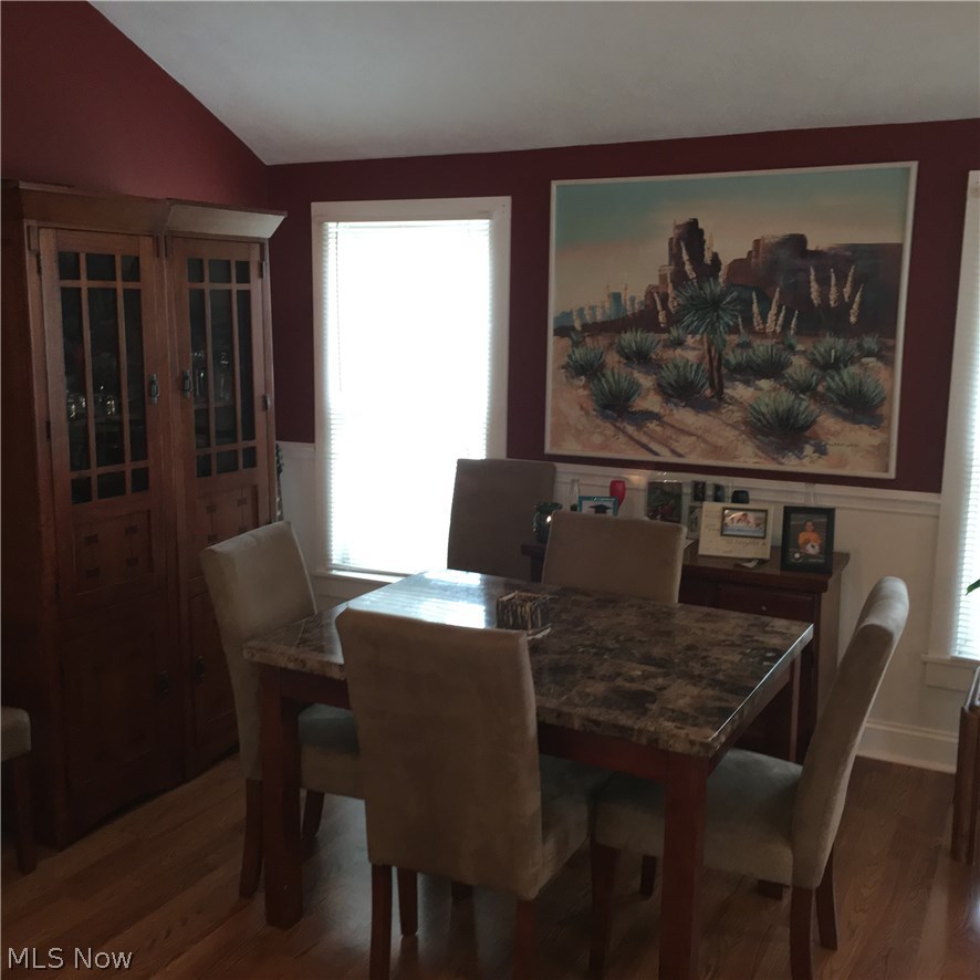 1207 Lake Road Conneaut, OH 44030 - Photo 14 of 33 Dinning Room