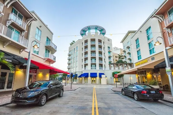 $2,800 | 7275 Southwest 90th Way, Unit 302, Miami, FL 33156