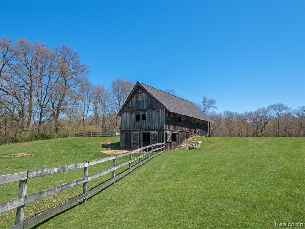 7291 Cedar Lake Road Pinckney, MI 48169 - Photo 41 of 57