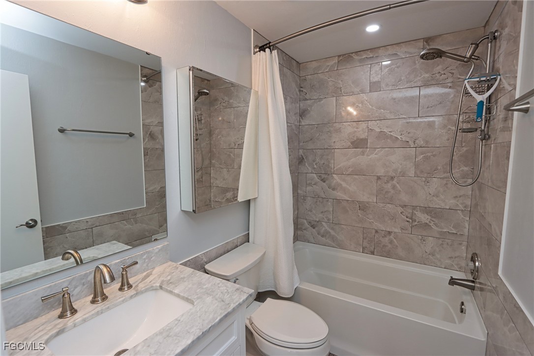 8109 Country Road, Unit 201 Fort Myers, FL 33919 - Photo 12 of 18