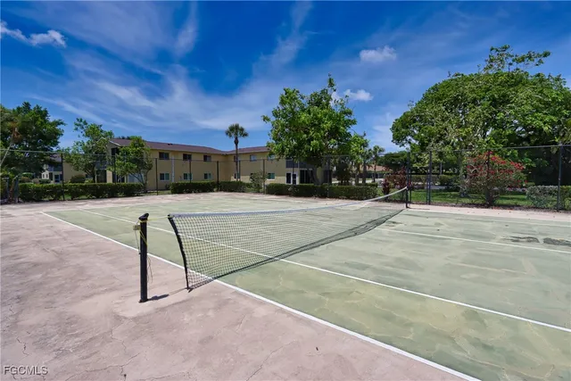 $1,250 | 8109 Country Road, Unit 201, Fort Myers, FL 33919