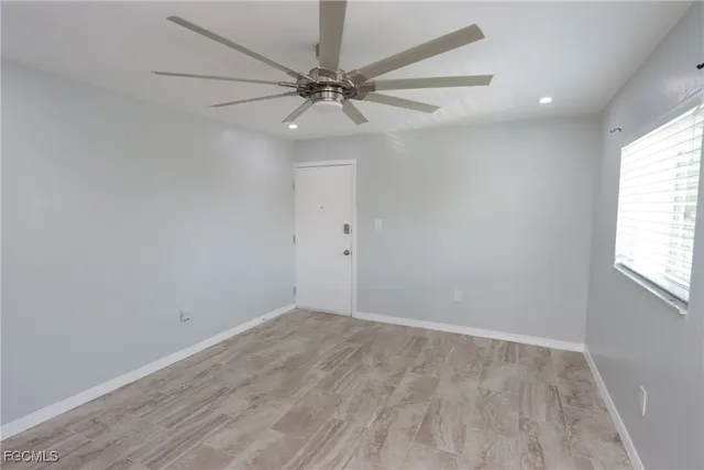 $1,250 | 8109 Country Road, Unit 201, Fort Myers, FL 33919