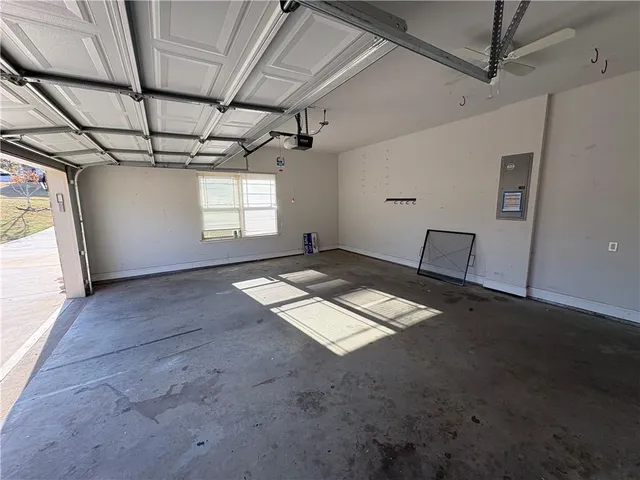 a view of entryway with a front door