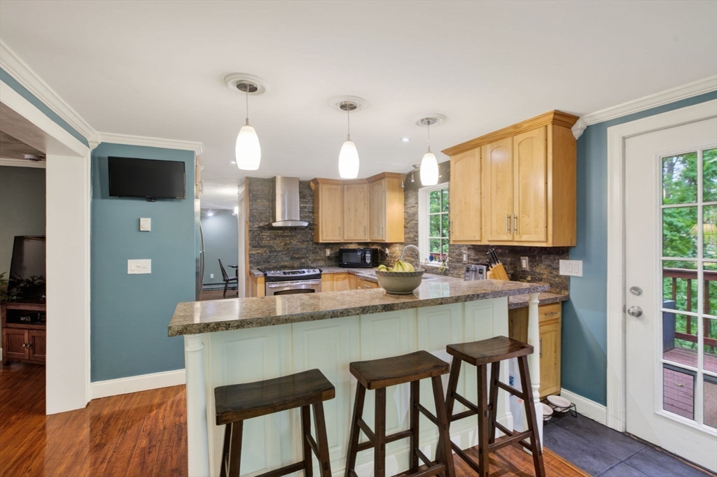 48 Westview Road Worcester, MA 01602 - Photo 12 of 37