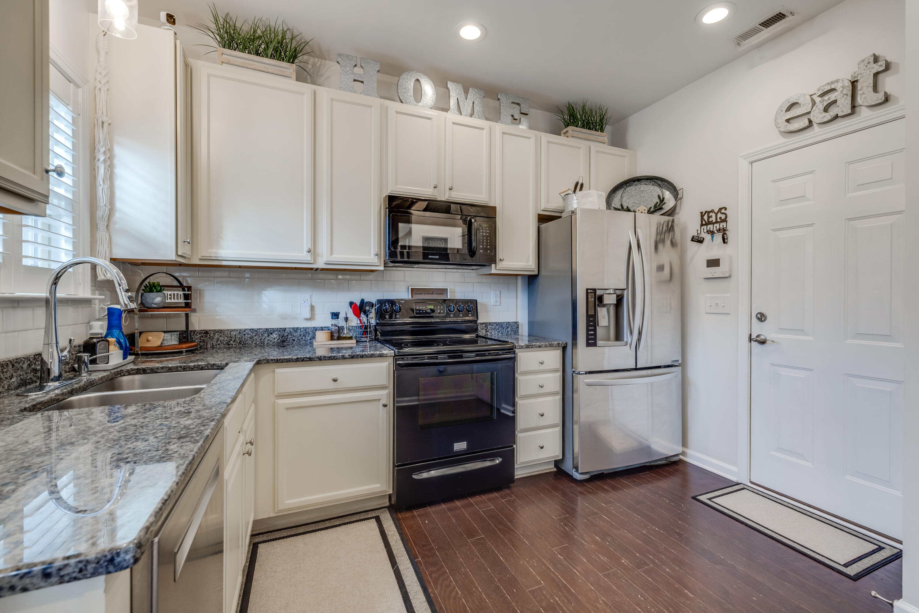 671 Suffolk Road Johnson City, TN 37615 - Photo 11 of 31 011