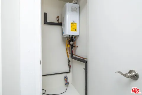 $1,599,000 | 20250 Wynfreed Lane, Porter Ranch, CA 91326