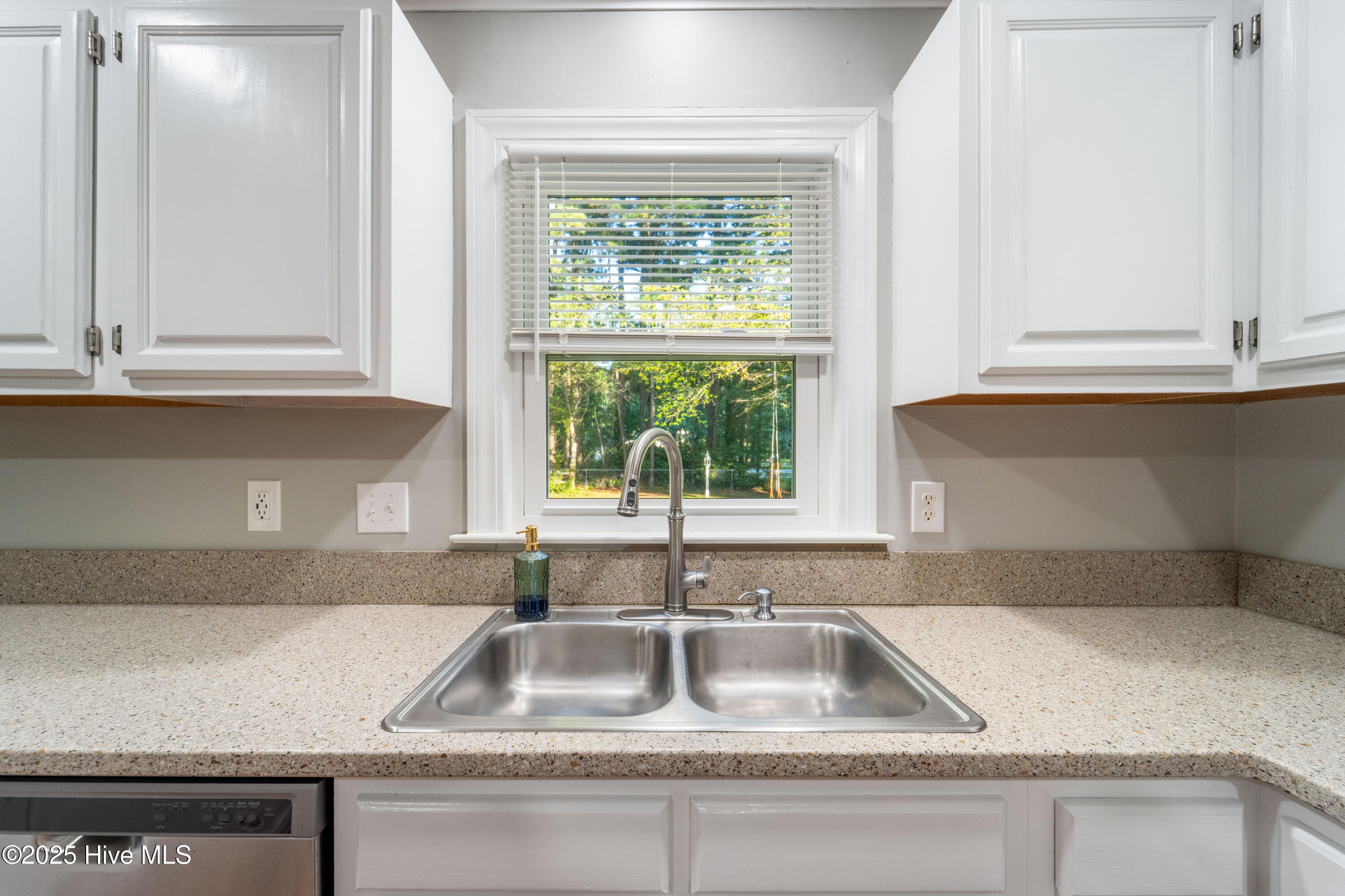 902 Welsh Lane Jacksonville, NC 28546 - Photo 7 of 74 DSC02901