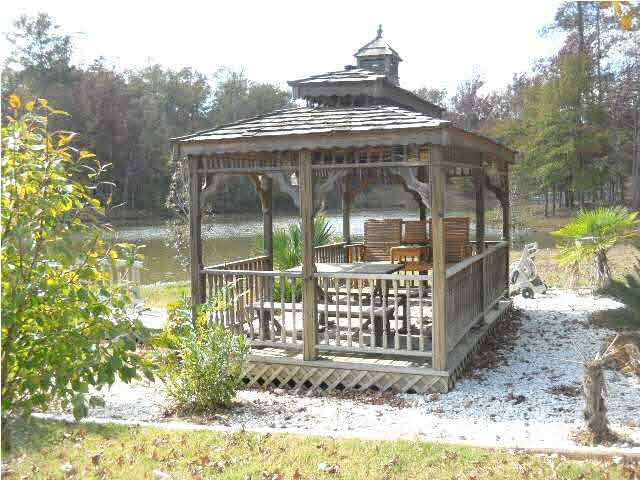 1019 Ridgeside Drive Brandon, MS 39042 - Photo 22 of 25 Your own Gazabo, next to the lake!