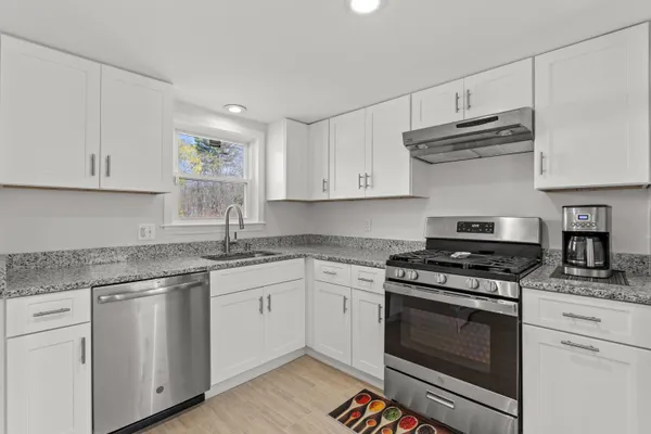 $449,900 | 71 Franklin Street, Derry, NH 03038