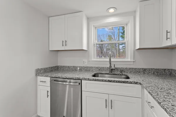 $449,900 | 71 Franklin Street, Derry, NH 03038