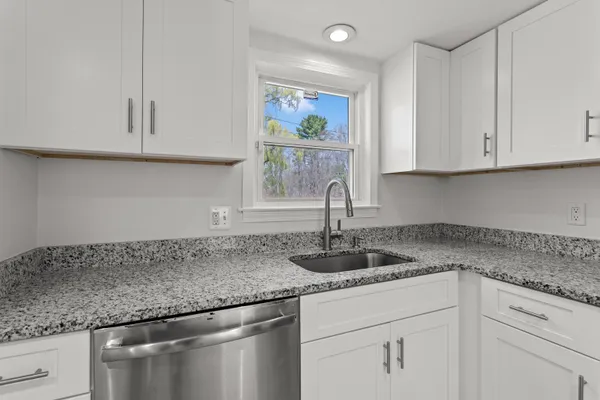 $449,900 | 71 Franklin Street, Derry, NH 03038