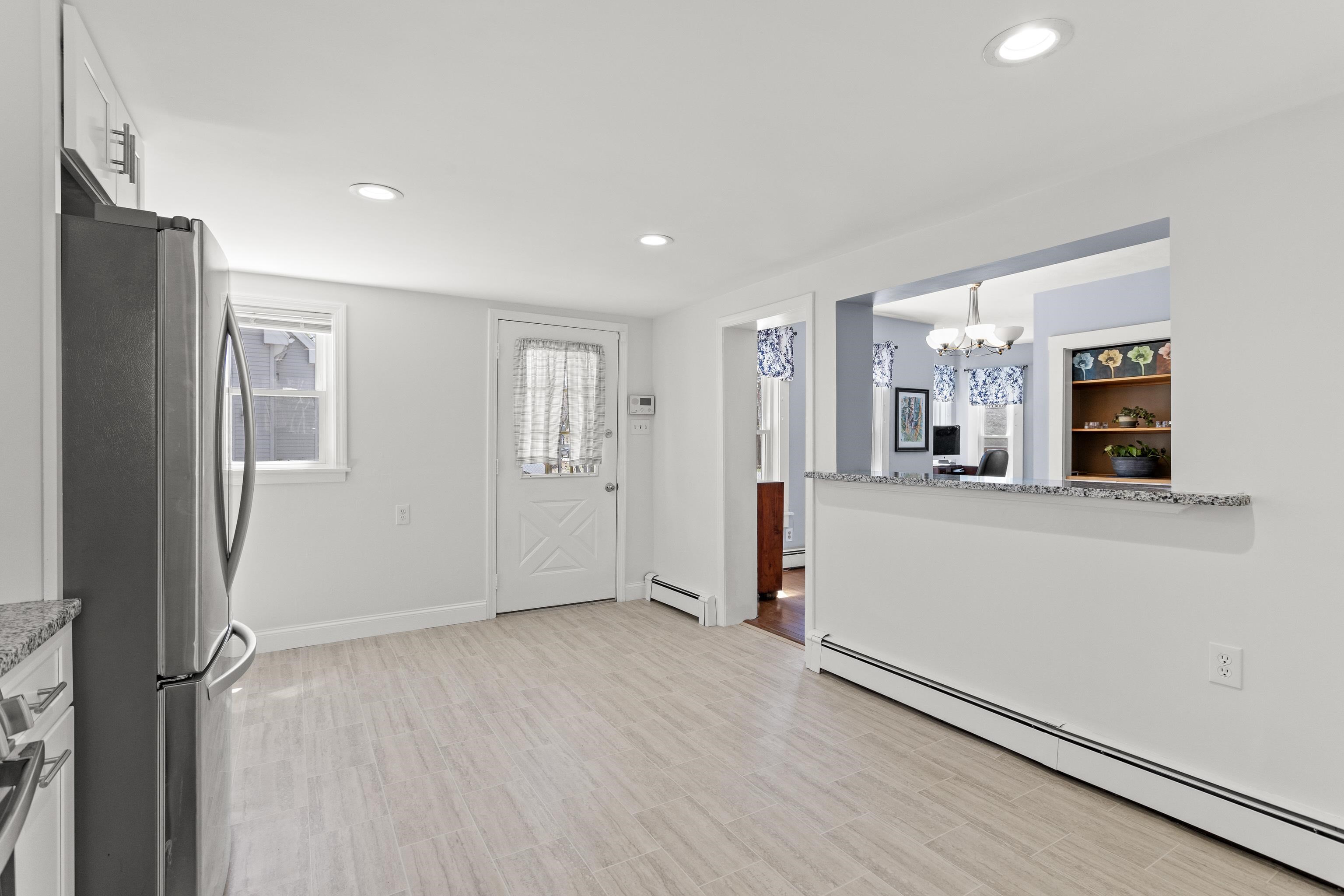 71 Franklin Street Derry, NH 03038 - Photo 15 of 59