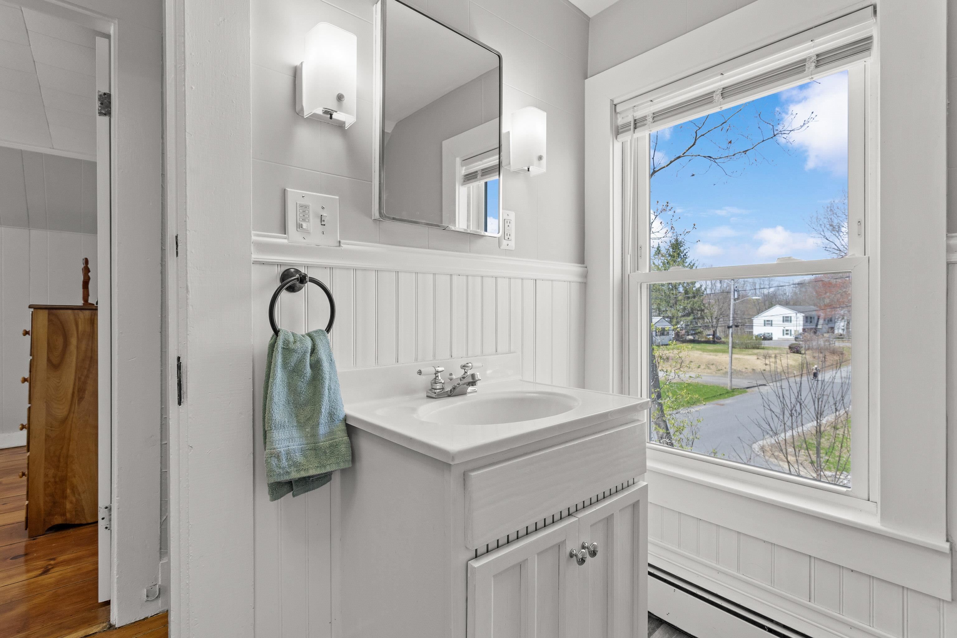 71 Franklin Street Derry, NH 03038 - Photo 24 of 59