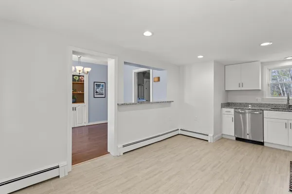 $449,900 | 71 Franklin Street, Derry, NH 03038