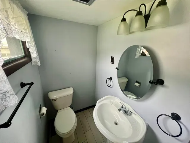 $1,300 | 1035 Beckford Street, New Castle, PA 16101