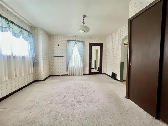 $1,300 | 1035 Beckford Street, New Castle, PA 16101