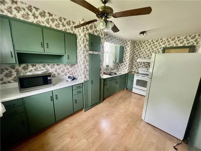 $1,300 | 1035 Beckford Street, New Castle, PA 16101