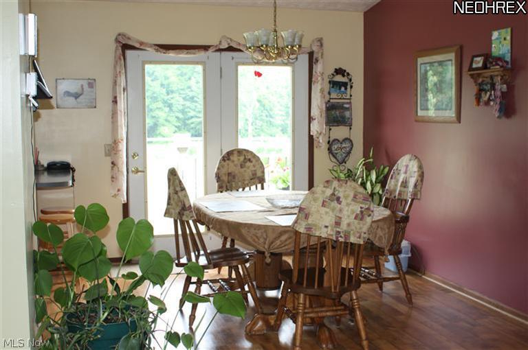 9119 Yale Road Diamond, OH 44412 - Photo 3 of 25 Dining room